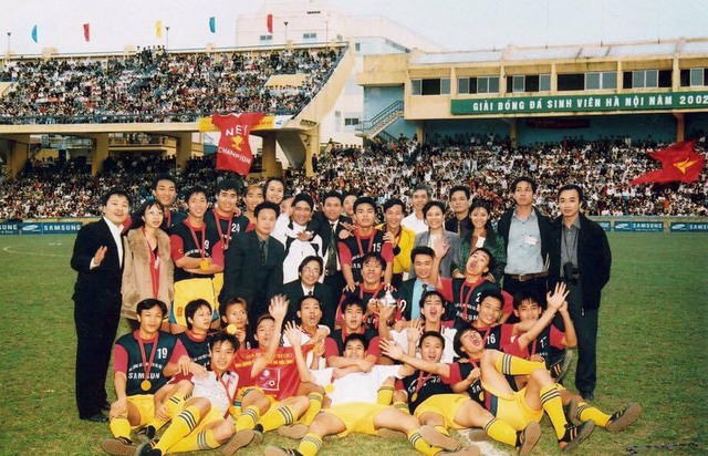 ĐH Kinh tế Quốc dân vô địch giải sinh viên Hà Nội 2002