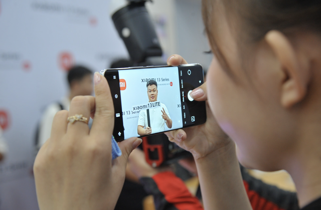 Xiaomi tạo kỷ lục đánh dấu Xiaomi 13 Series cháy hàng tại Việt Nam - Ảnh 1.