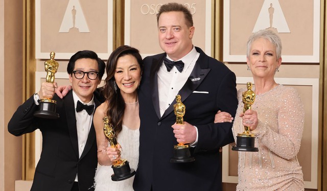 5 chiến thắng làm nên lịch sử tại Oscar 2023 - Ảnh 1.