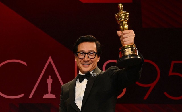 5 chiến thắng làm nên lịch sử tại Oscar 2023 - Ảnh 3.