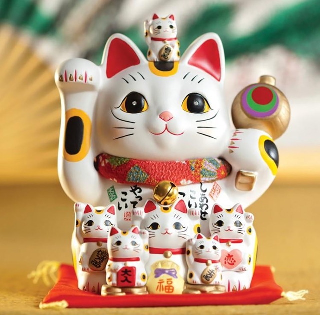 Hình ảnh chú mèo may mắn Maneki Neko đã không còn xa lạ với nhiều người