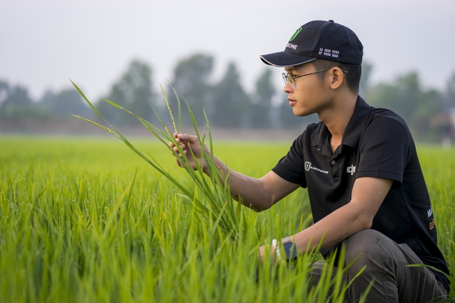 Chàng trai nhỏ nhắn đưa nông nghiệp Việt 'bay cao' - Ảnh 2.