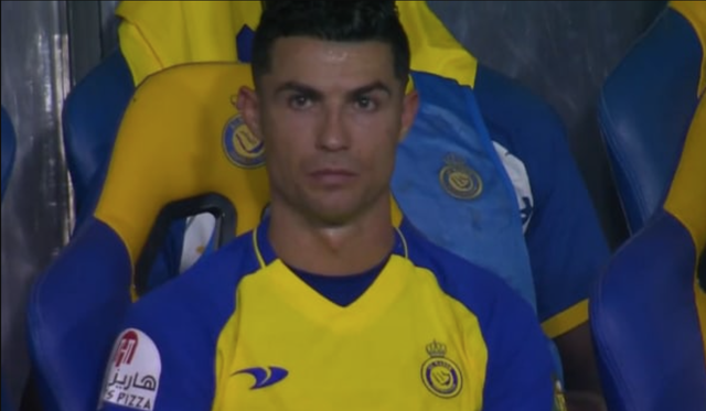 Cristiano Ronaldo nhận thẻ vàng, bị thay ra trong trận thắng của CLB Al-Nassr - Ảnh 1.