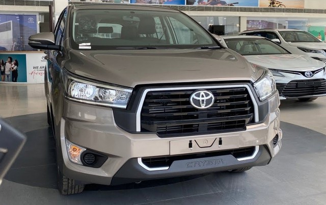 Toyota Innova cũ giống bản Việt Nam vẫn được nâng cấp mới, chỉ dùng máy dầu  - Ảnh 1.