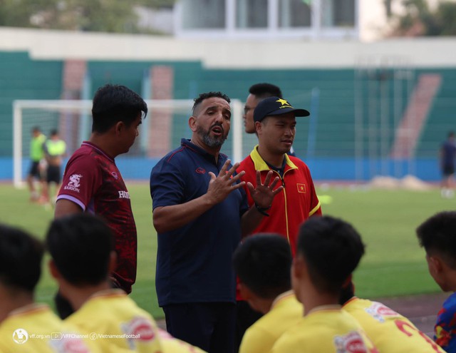 U.23 Việt Nam chiến thắng trong trận ra mắt của HLV Troussier - Ảnh 2.