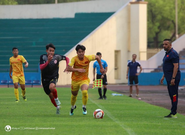 U.23 Việt Nam chiến thắng trong trận ra mắt của HLV Troussier - Ảnh 3.