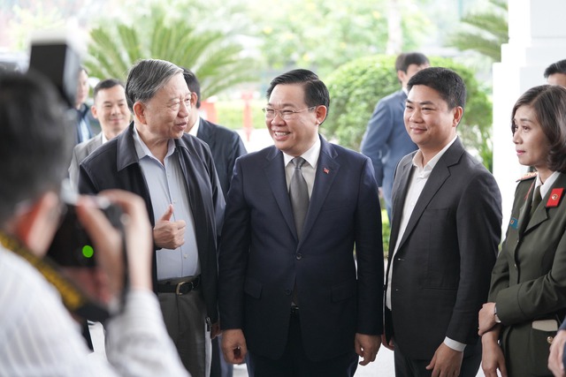 Chủ tịch Quốc hội Vương Đình Huệ thăm Trung tâm đào tạo bóng đá trẻ PVF - Ảnh 4.
