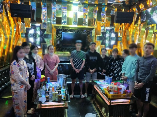 Tây Ninh: Tạm giữ hình sự nhóm thanh niên mở 'tiệc' ma túy trong quán quán karaoke - Ảnh 1.