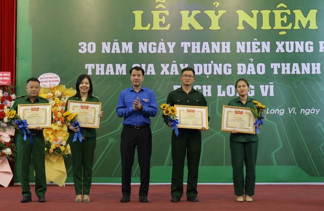 Anh Ngô Văn Cương: 'Tôi thật sự khâm phục thanh niên xung phong ở Bạch Long Vĩ' - Ảnh 3.