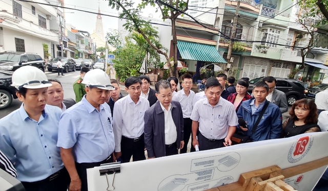 Bí thư Thành ủy Đà Nẵng đề nghị mở rộng tất cả tuyến đường nhỏ nội thị - Ảnh 4.