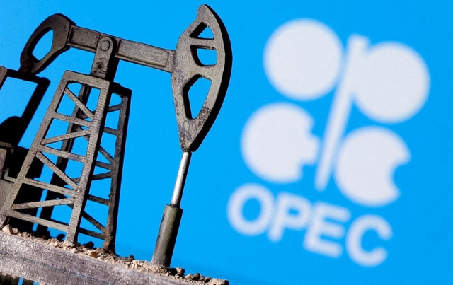 Giá xăng dầu hôm nay 15.3.2023: Lao dốc hơn 4%, dầu Brent chìm dưới mốc 80 USD/thùng - Ảnh 1.