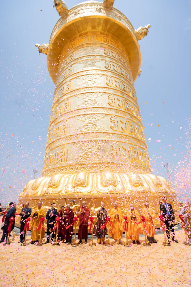 Đại bảo tháp Kinh luân và không gian văn hóa Phật giáo của người Việt - Ảnh 1.