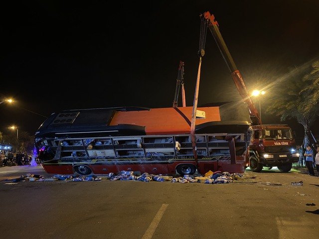 Bình Định: Xử phạt xe khách trong vụ tai nạn làm 13 người bị thương - Ảnh 1.