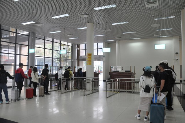 Quảng Ninh: Móng Cái đón 30 khách Trung Quốc theo tour trở lại sau 3 năm - Ảnh 2.