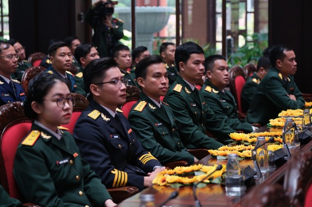 Chủ tịch nước Võ Văn Thưởng tuyên dương gương mặt trẻ tiêu biểu toàn quân - Ảnh 4.
