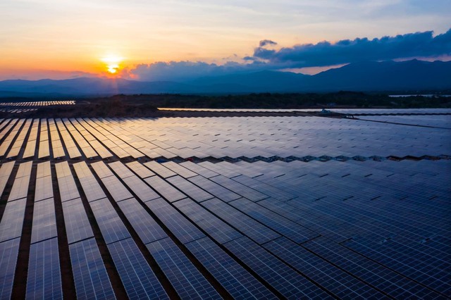EVN nêu lý do dừng mua 172 MW điện mặt trời của Trung Nam Thuận Nam - Ảnh 1.