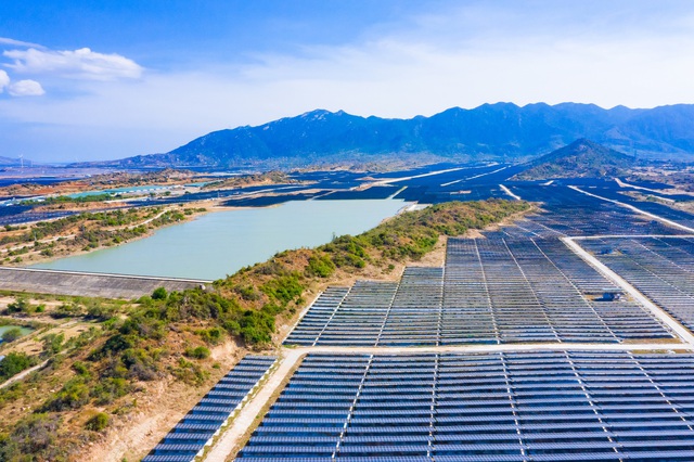EVN dừng mua 172 MW điện mặt trời của Trung Nam là không đúng quy định  - Ảnh 1.