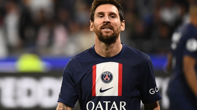 Messi chưa quan tâm lời đề nghị mức lương 220 triệu euro/năm từ Ả Rập Xê Út - Ảnh 1.