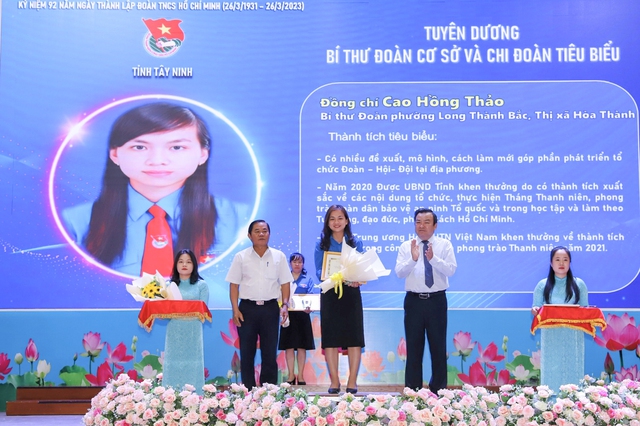 Tây Ninh: Lễ tuyên dương 133 Bí thư Đoàn cơ sở và Chi đoàn tiêu biểu - Ảnh 1.