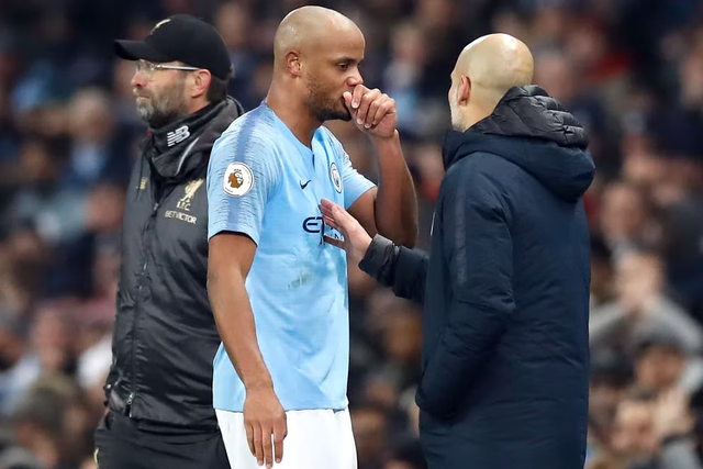 Vincent Kompany yêu cầu HLV Pep Guardiola ngừng nói về mình - Ảnh 1.