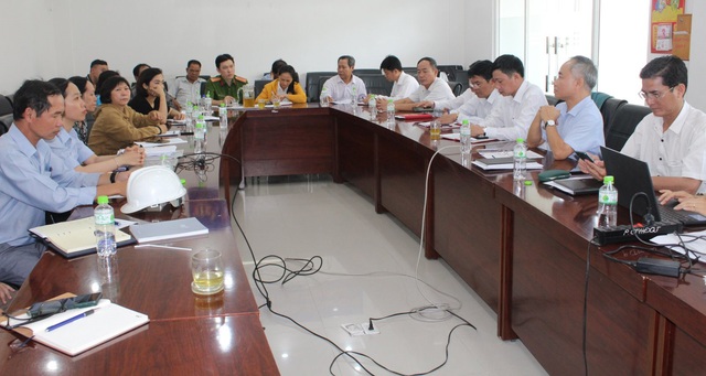 Sở Tài nguyên và Môi trường cùng Chính quyền địa phương và đại diện các hộ dân Khu phố 8, cơ quan báo chí cùng nhà máy đường Phan Rang, thống nhất các biện pháp khắc phục sự cố môi trường tại buổi làm việc ngày 6.3.2023