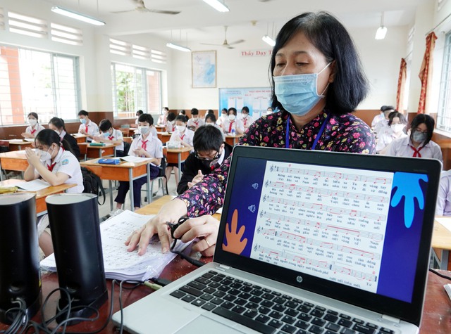 Nên điều chỉnh tuổi nghỉ hưu của giáo viên - Ảnh 1. Nên điều chỉnh tuổi nghỉ hưu của giáo viên - Ảnh 1.