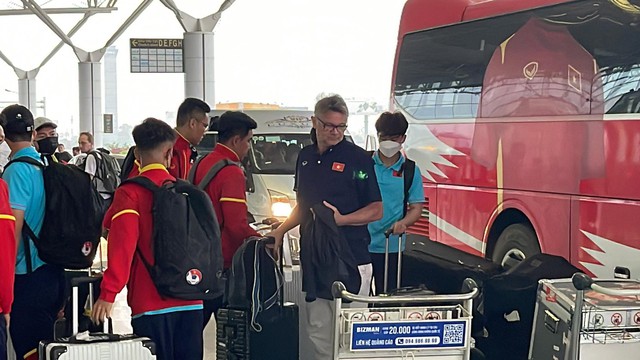 U.23 Việt Nam đến sân bay, chuẩn bị lên đường dự Doha Cup 2023 - Ảnh 2.