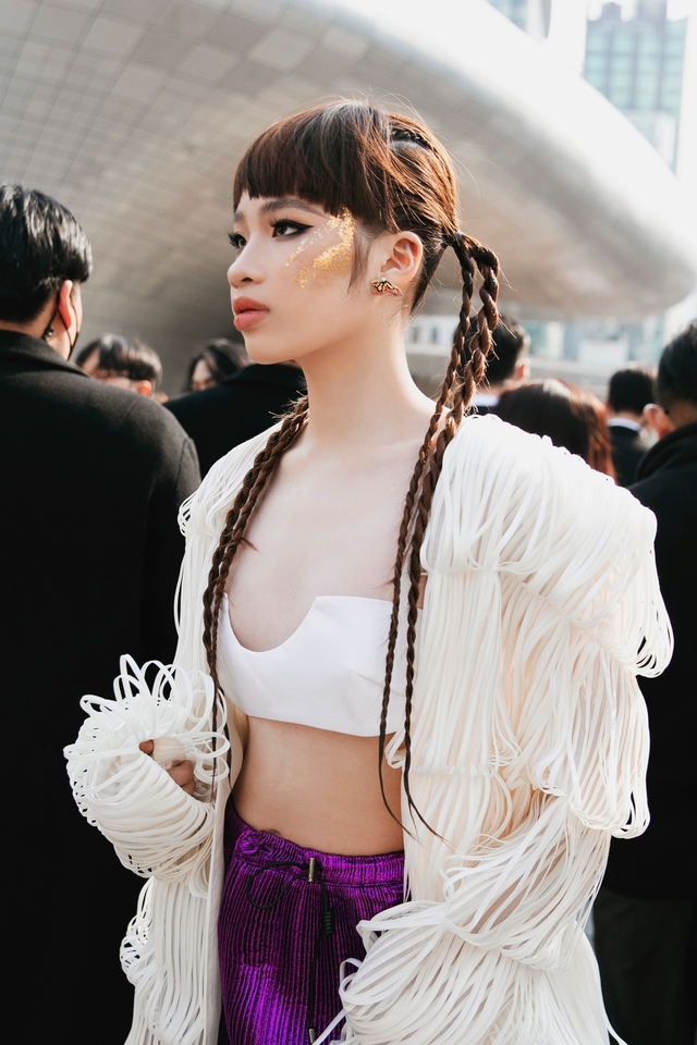 Diện thiết kế của Công Trí, Bảo Hà xuất hiện ấn tượng tại Seoul Fashion Week 2023 - Ảnh 15.