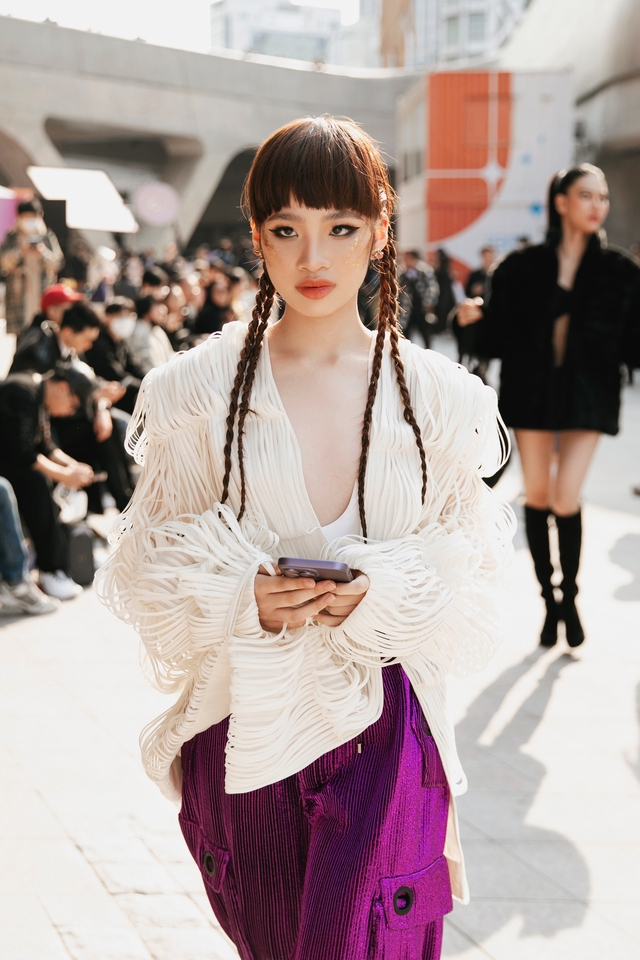 Diện thiết kế của Công Trí, Bảo Hà xuất hiện ấn tượng tại Seoul Fashion Week 2023 - Ảnh 17.