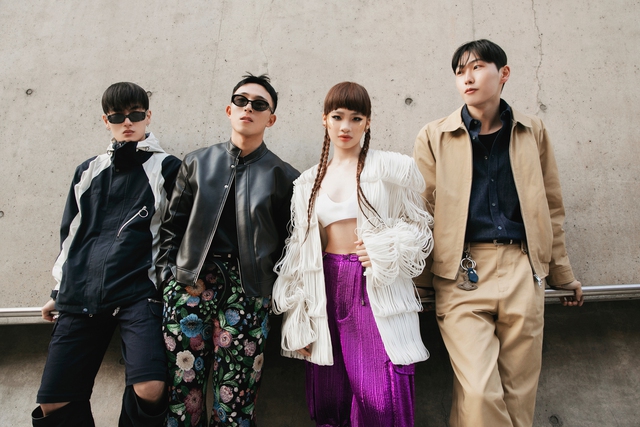 Diện thiết kế của Công Trí, Bảo Hà xuất hiện ấn tượng tại Seoul Fashion Week 2023 - Ảnh 3.