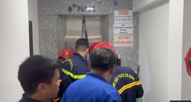 Thừa Thiên – Huế: Kịp thời giải cứu 3 người mắc kẹt trong thang máy khách sạn

 - Ảnh 1.