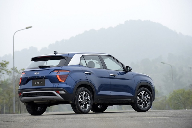 SUV đô thị: Hyundai Creta bứt tốc áp sát Toyota Corolla Cross, Honda HR-V ‘rớt thảm’ - Ảnh 2.