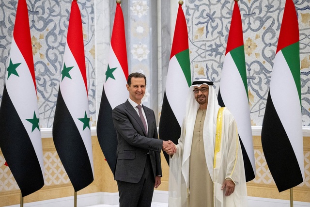 Tổng thống Syria Assad thăm UAE, đàm phán nới lỏng quan hệ - Ảnh 1.