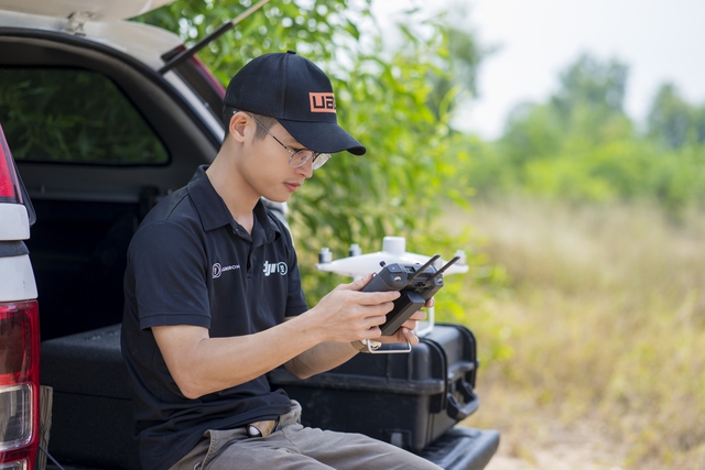 Làm phi công nông nghiệp là gì mà người trẻ thích thú? - Ảnh 3.