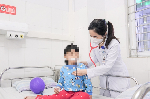 Quảng Ninh: Bé gái nhập viện cấp cứu vì ăn nhầm bim bim tẩm thuốc diệt chuột  - Ảnh 1.