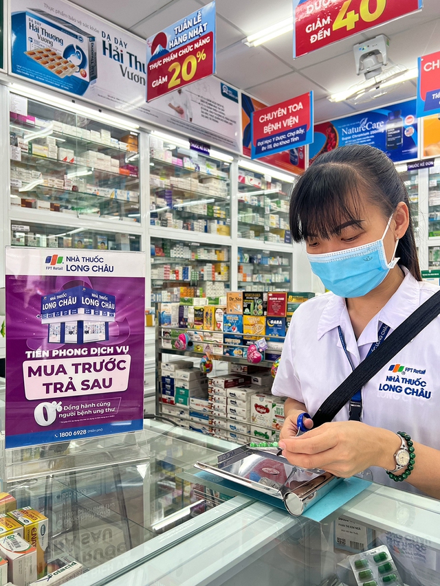 Lần đầu tiên xuất hiện dịch vụ trả góp hóa đơn mua thuốc tại FPT Long Châu - Ảnh 1.