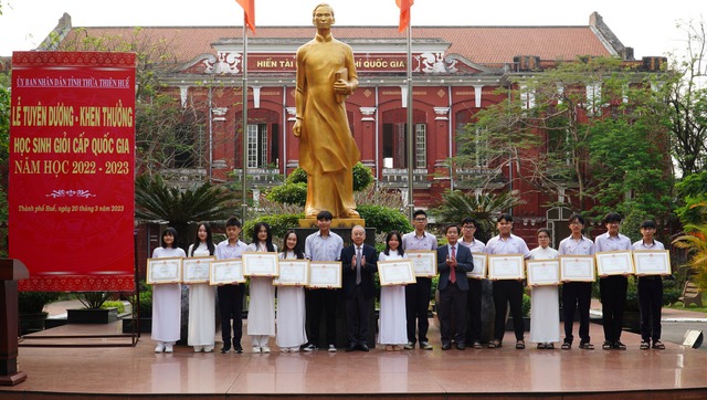 Thừa Thiên-Huế có 62 học sinh đạt giải trong kỳ thi học sinh giỏi quốc gia - Ảnh 1.