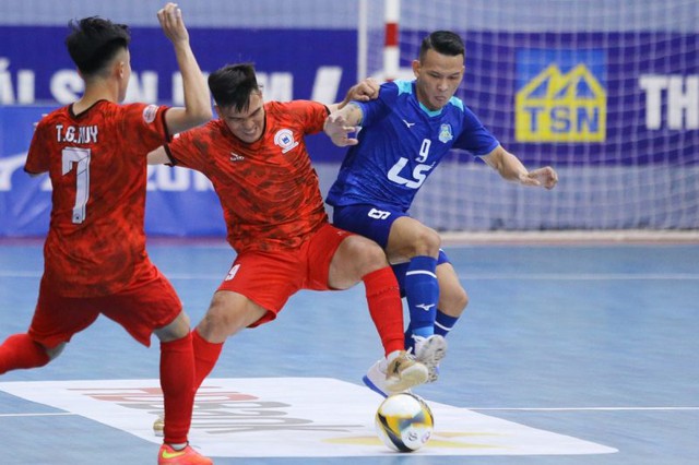 Hồ Văn Ý 2 lần bị đánh bại ở trận ra quân giải futsal quốc gia 2023 - Ảnh 1.
