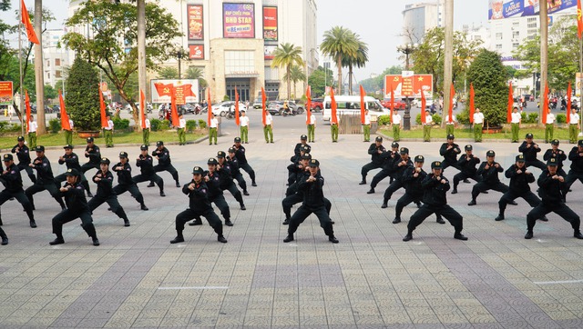 Công an Thừa Thiên - Huế đại hội khỏe “Vì an ninh Tổ quốc”  - Ảnh 3.