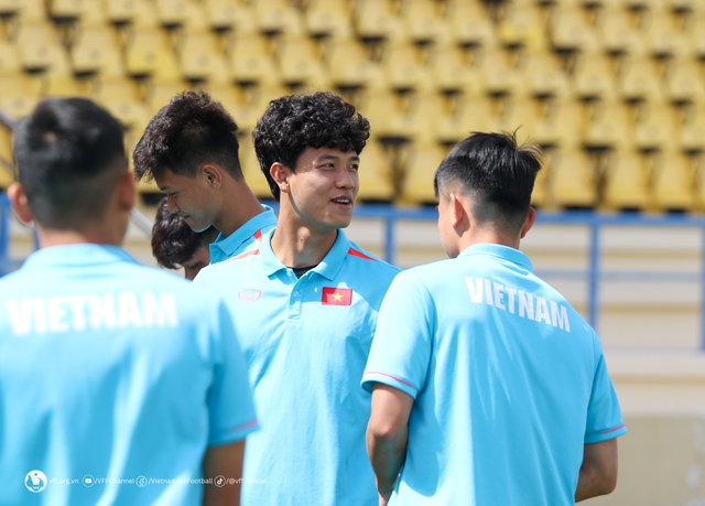 U.23 Việt Nam thăm quan sân Al-Gharafa, sẵn sàng đấu U.23 Iraq ở Doha Cup - Ảnh 4.