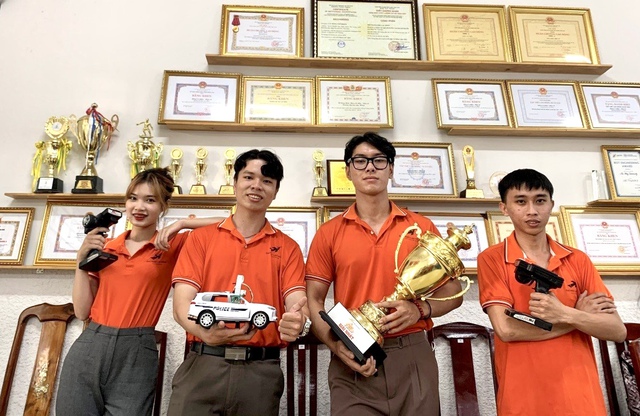 Sinh viên Việt Nam lọt vòng chung kết quốc tế xe tự hành - Ảnh 1.