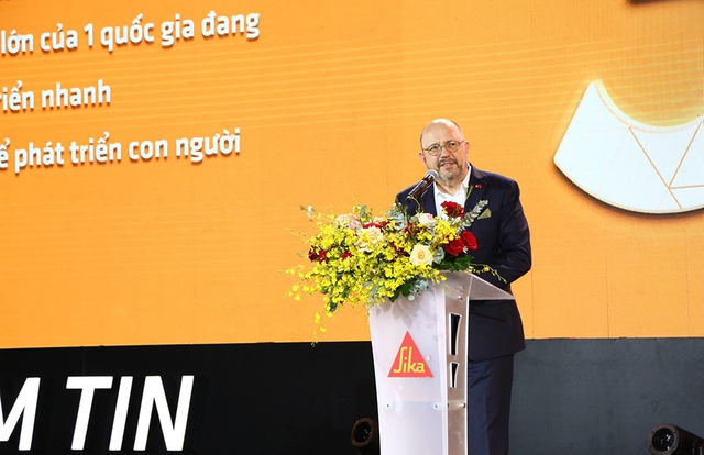 Đại sứ Thụy Sĩ tại Việt Nam, ông Thomas Gass phát biểu tại sự kiện