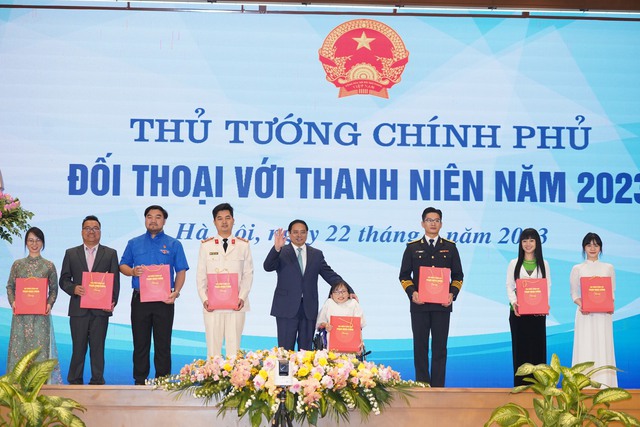 Thủ tướng Phạm Minh Chính đối thoại với thanh niên - Ảnh 2.