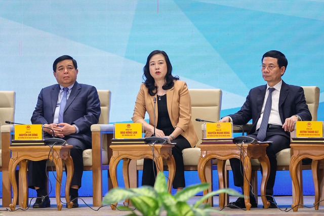 Thủ tướng Phạm Minh Chính đối thoại với thanh niên - Ảnh 2. Thủ tướng Phạm Minh Chính đối thoại với thanh niên - Ảnh 2.