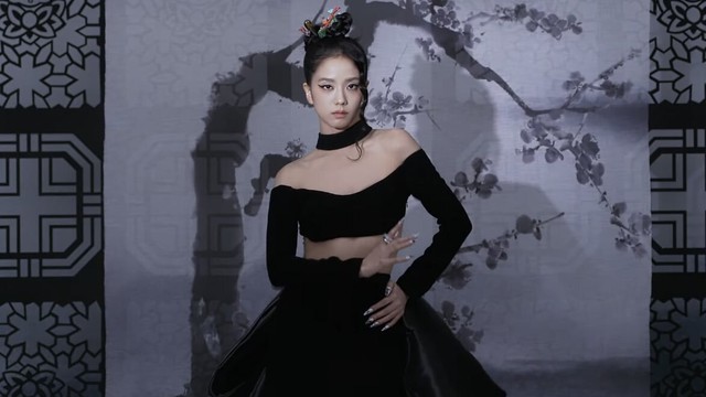 Teaser solo của Jisoo (BlackPink) bị 'tố' chiếm đoạt văn hóa Trung Quốc - Ảnh 1.
