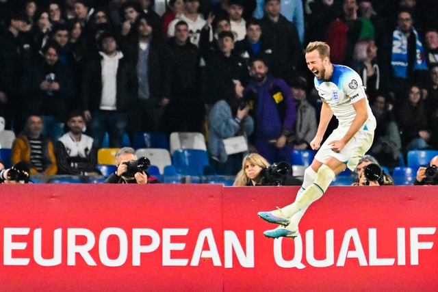Vòng loại EURO 2024: Kane làm nên lịch sử giúp Anh đánh bại chủ nhà Ý - Ảnh 1.