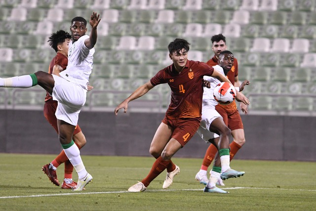 U.23 Thái Lan gây bất ngờ phút cuối trước đội mạnh tại Doha Cup - Ảnh 1.