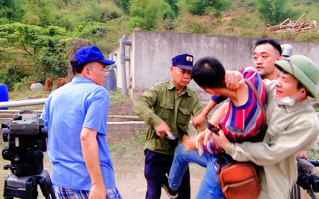 Nhóm phóng viên Báo Nông thôn ngày nay bị hành hung, Cục Báo chí lên tiếng - Ảnh 1.