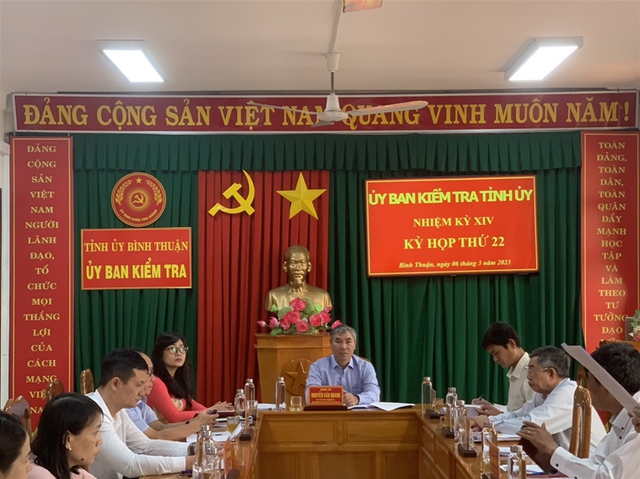 Bình Thuận: Kỷ luật Phó giám đốc Sở NN-PTNT  và nguyên Chủ tịch UBND H.Tuy Phong - Ảnh 2.