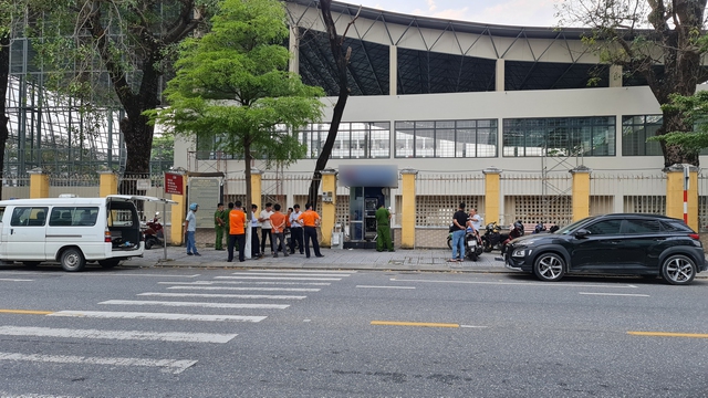 Đà Nẵng: Điều tra vụ máy ATM trung tâm thành phố bị đập phá - Ảnh 1.